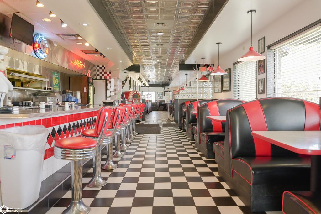 Photo of 112 W Division Street, West Burlington, IA 52655 (MLS # 6336323)