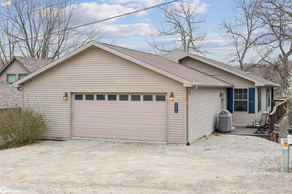 Photo of 206 Horseshoe Drive, Montezuma, IA 50171 (MLS # 6337121)