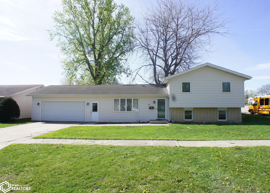 Photo of 1204 Nancy Lane, Webster City, IA 50595 (MLS # 6337467)