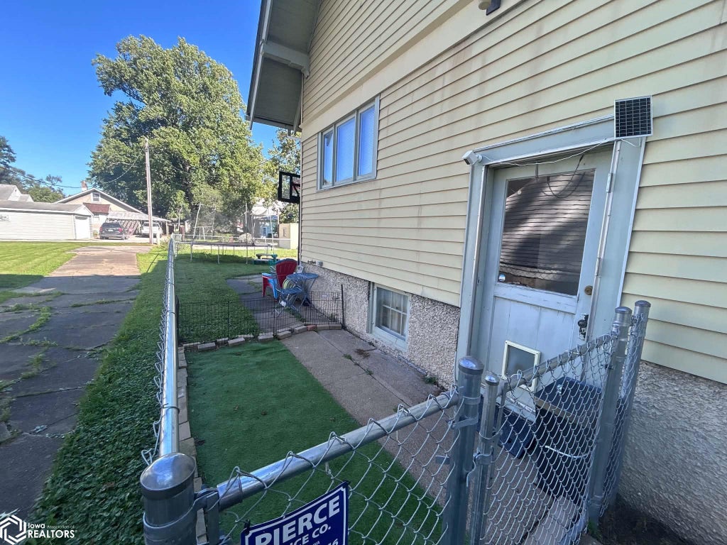 Photo of 505 Chester Avenue, Ottumwa, IA 52501 (MLS # 6343418)
