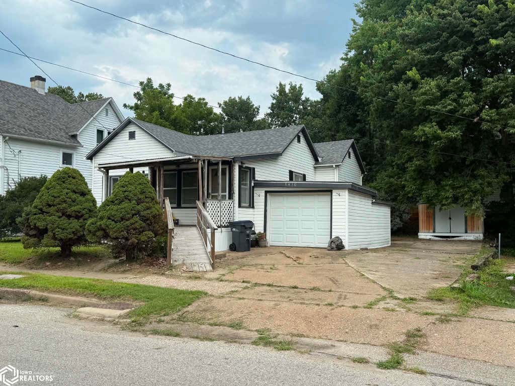 Photo of 1410 Spray Street, Burlington, IA 52601 (MLS # 6341610)