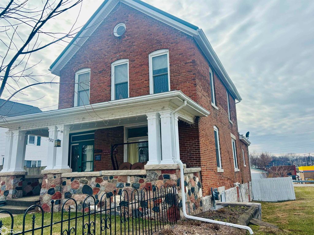 Photo of 1322 Blondeau Street, Keokuk, IA 52632 (MLS # 6335009)