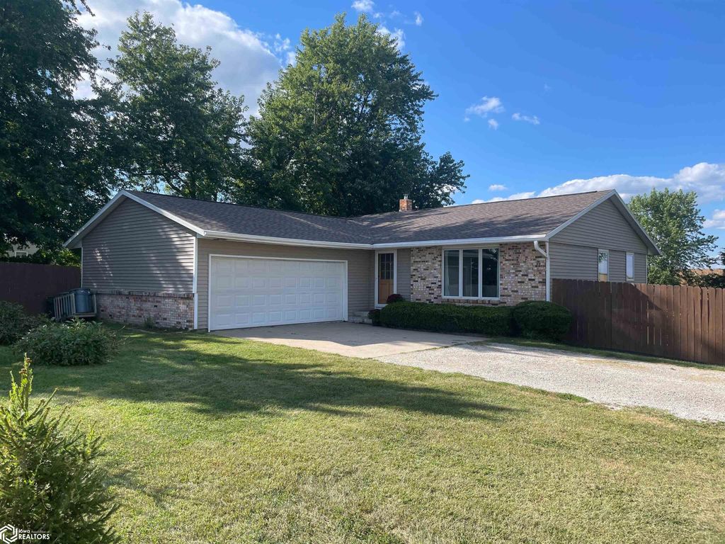 Photo of 3798 60Th Street, Grinnell, IA 50112 (MLS # 6337519)