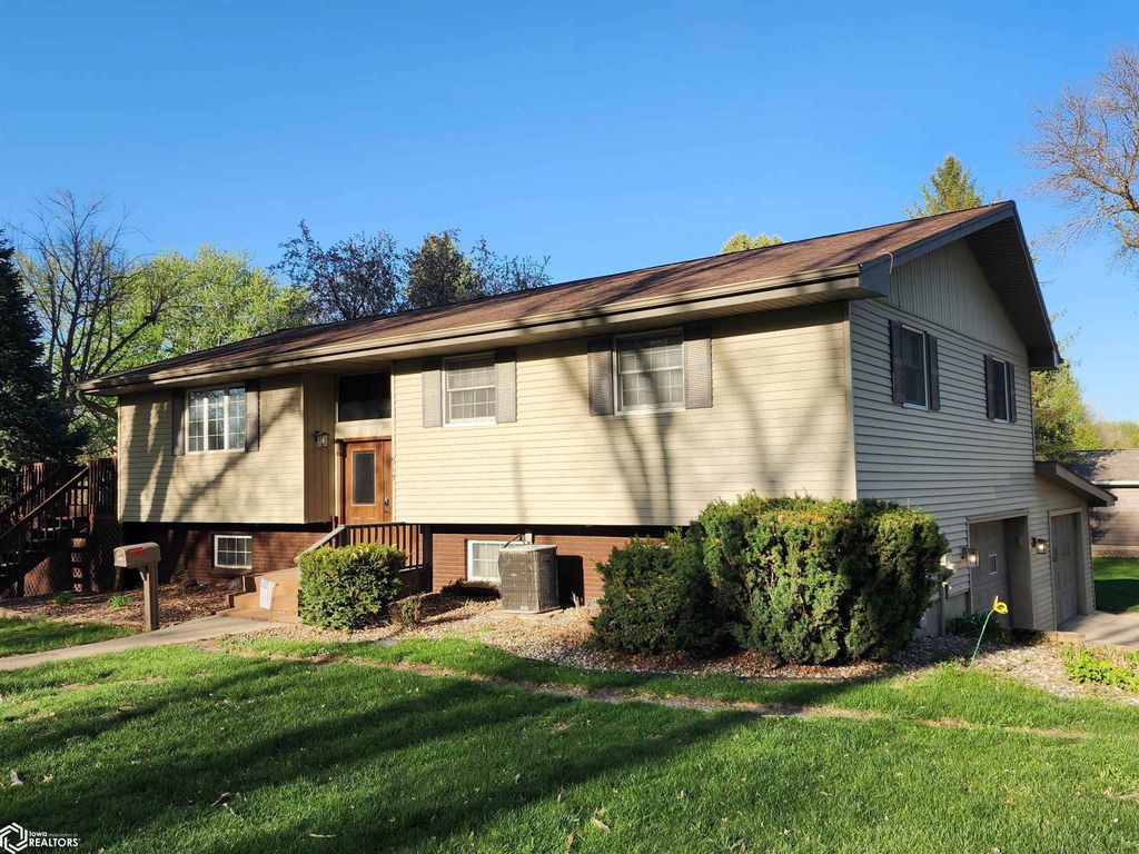 Photo of 919 S Main St St, Ida Grove, IA 51445 (MLS # 6337581)
