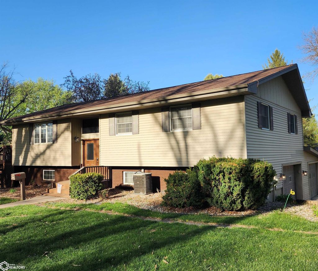 Photo of 919 S Main St St, Ida Grove, IA 51445 (MLS # 6337581)