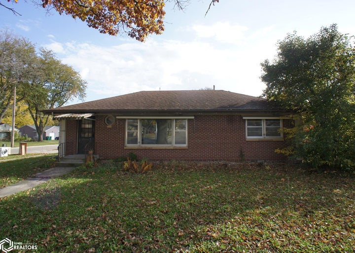 Photo 1 of 20 — 1500 Sunset Drive, Webster City, IA 50595