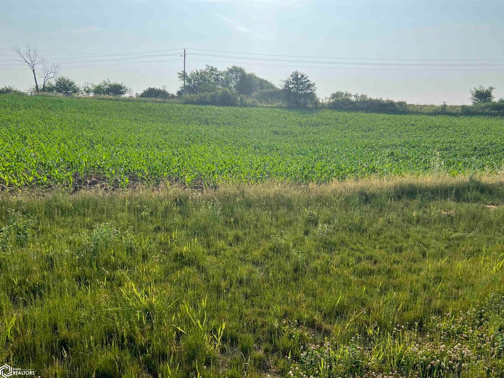 Photo of LOT 15 Pin Oaks Ln, Mount Pleasant, IA 52641 (MLS # 6308607)