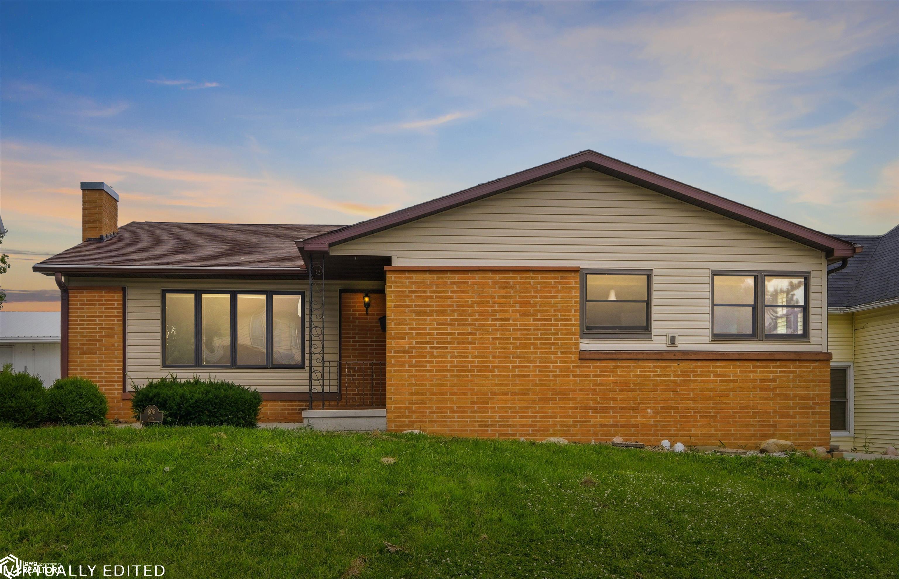 Photo 1 of 34 — 806 Oswego Street, Tama, IA 52339