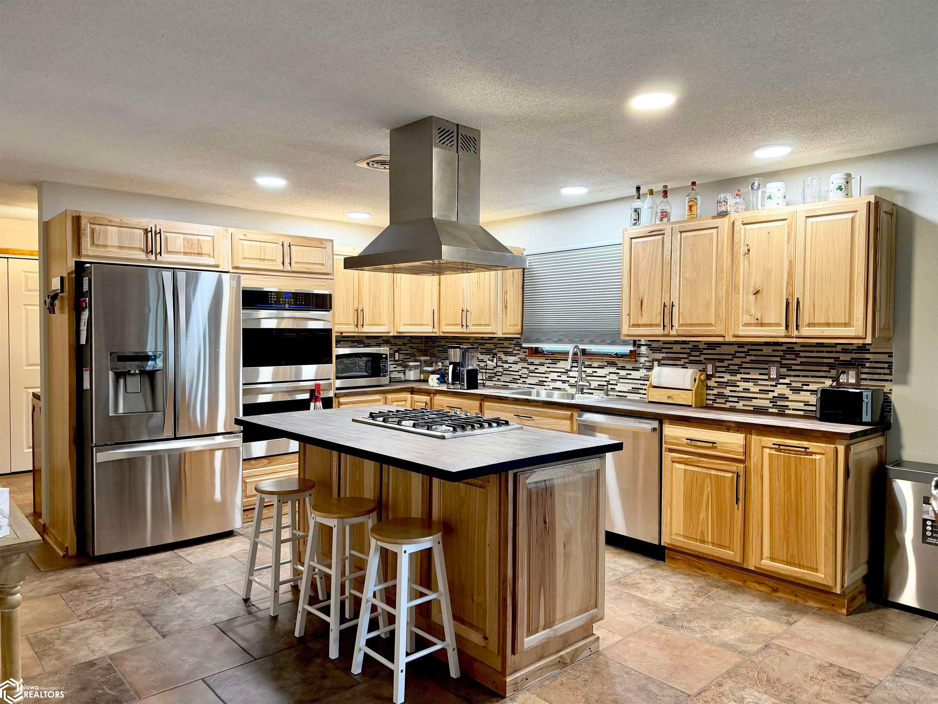 305 3rd Avenue NW - Photo 4