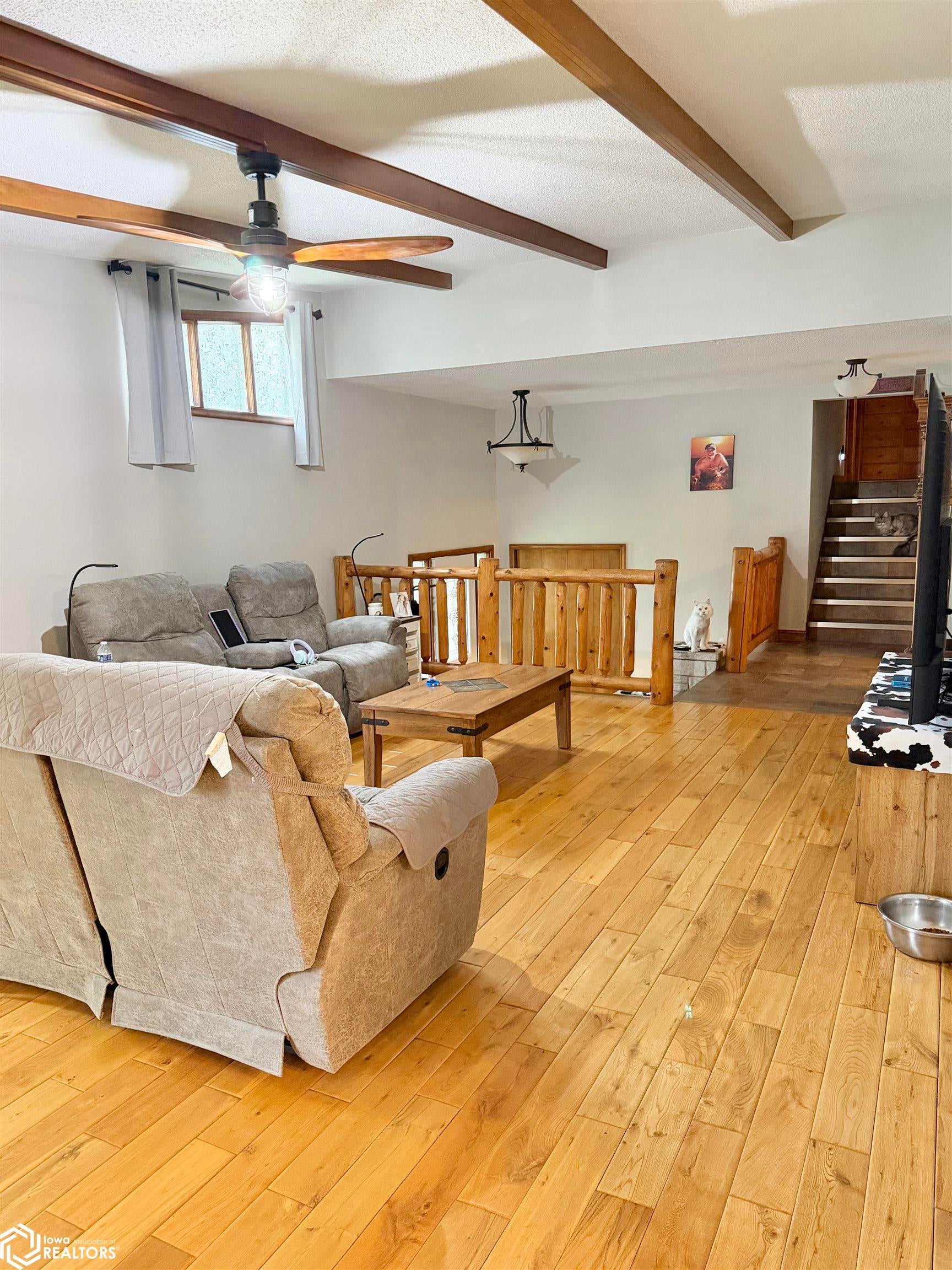 305 3rd Avenue NW - Photo 3