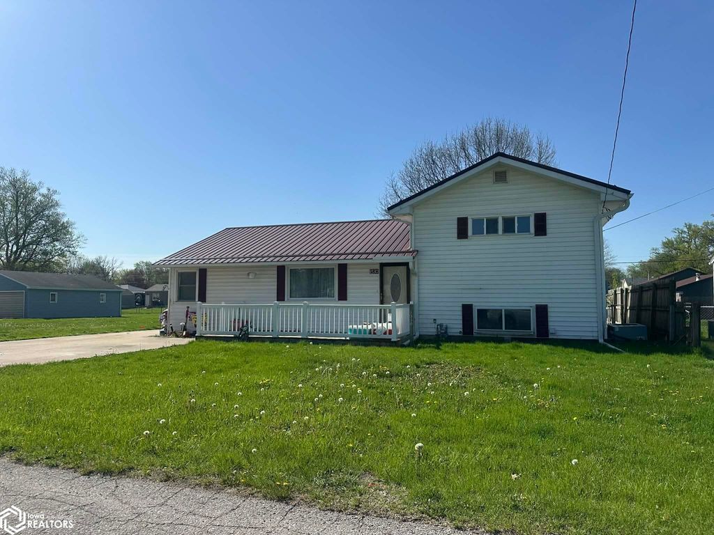 Photo of 1530 Swanson Avenue, Ottumwa, IA 52501 (MLS # 6337558)