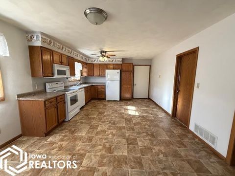 Tiny photo for 905 S Harrison Place, Mount Pleasant, IA 52641 (MLS # 6334406)