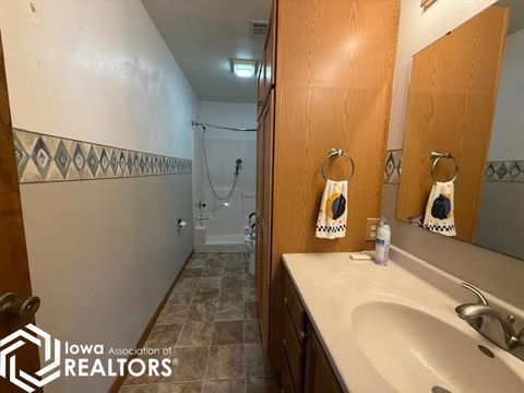 Tiny photo for 905 S Harrison Place, Mount Pleasant, IA 52641 (MLS # 6334406)