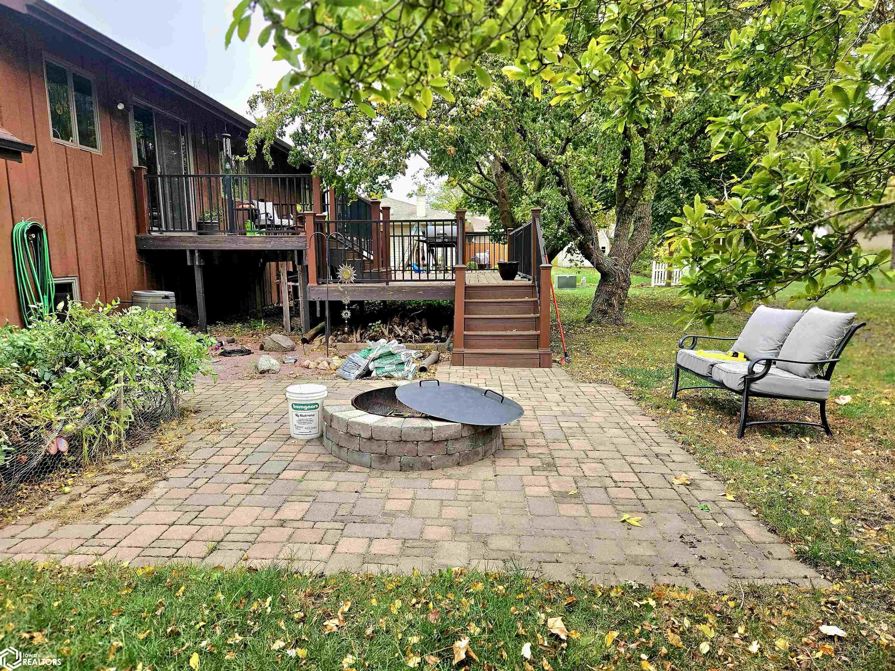 1902 E Lucas Street - Photo 2