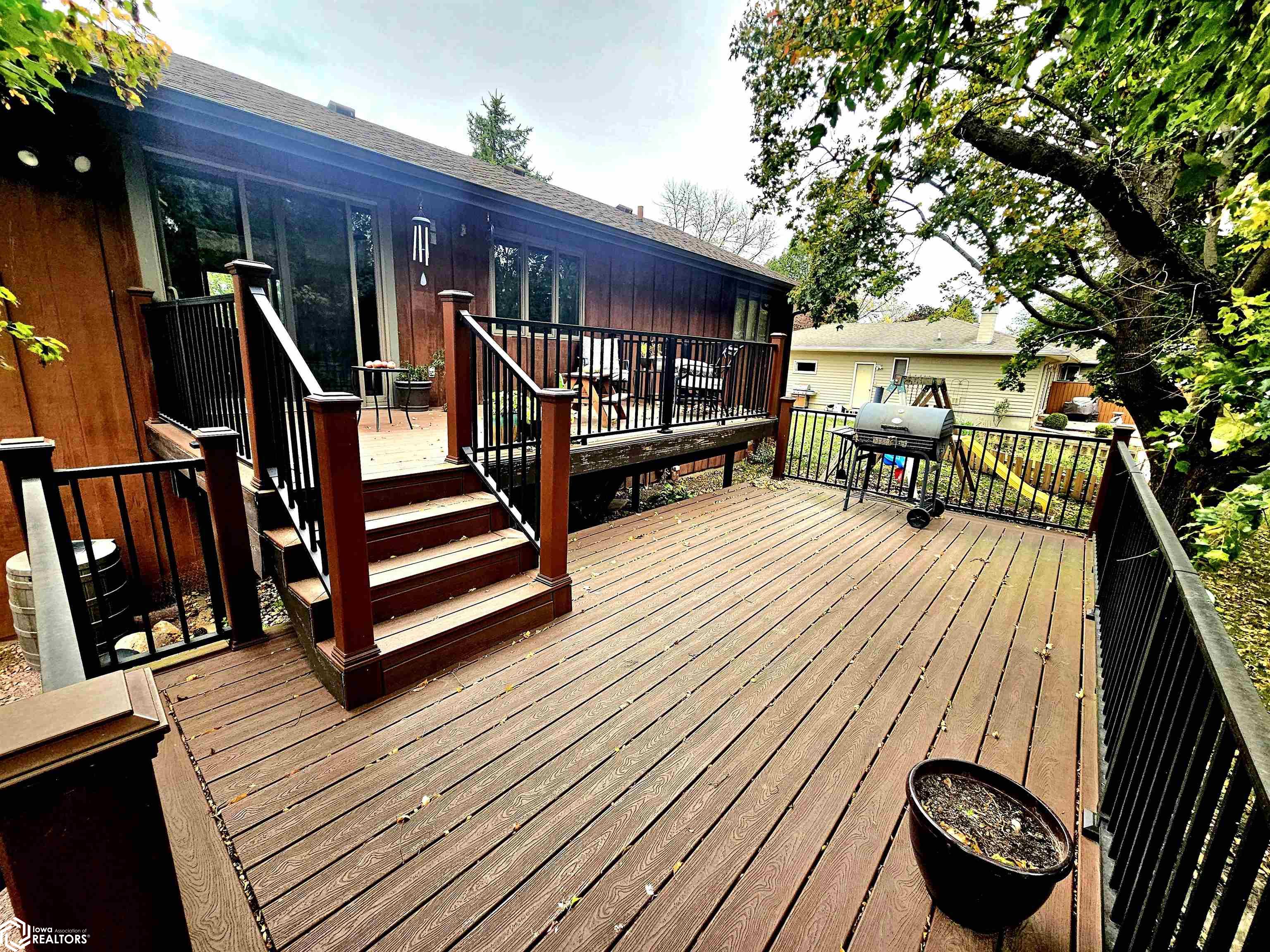1902 E Lucas Street - Photo 3