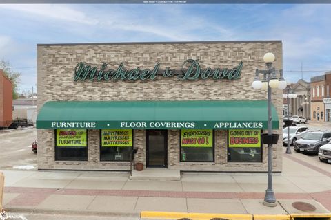 102 E 4th Street E Vinton IA 52349