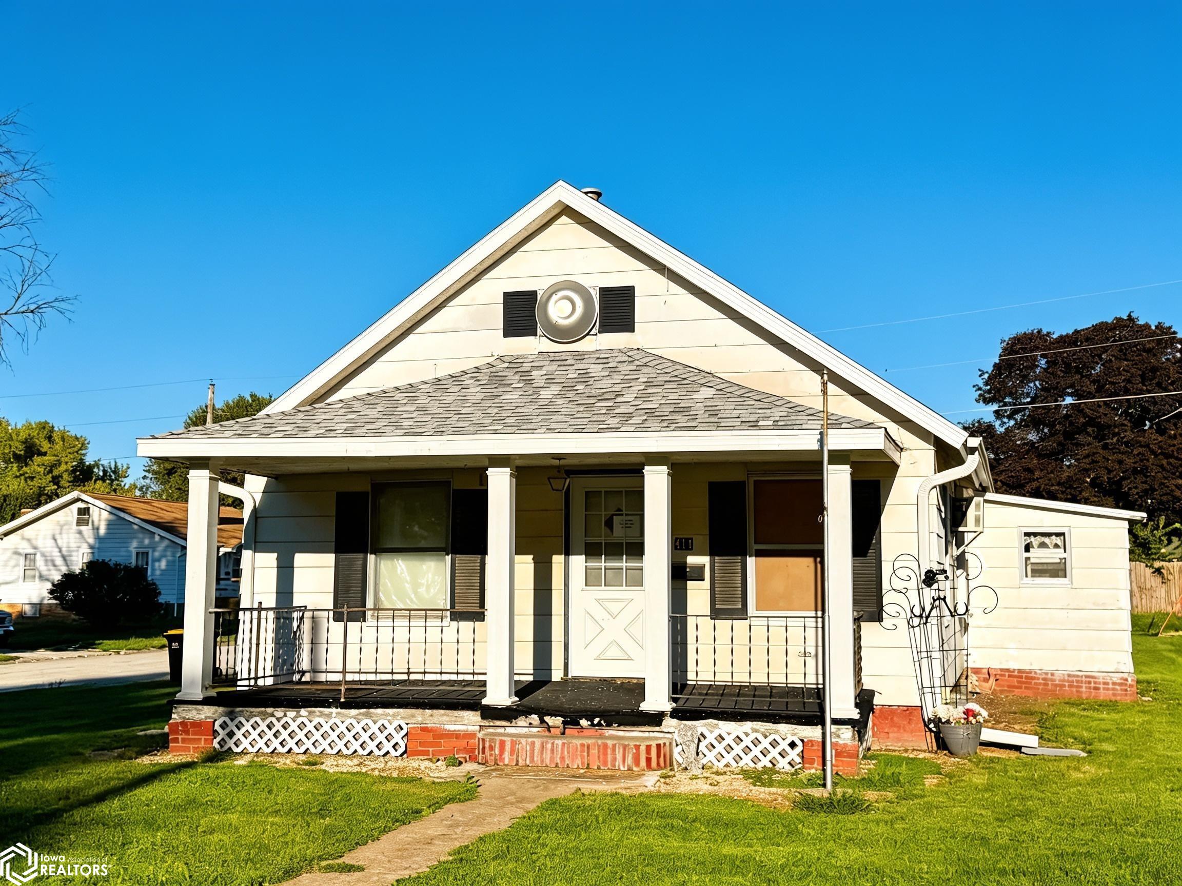 411 N Division Street