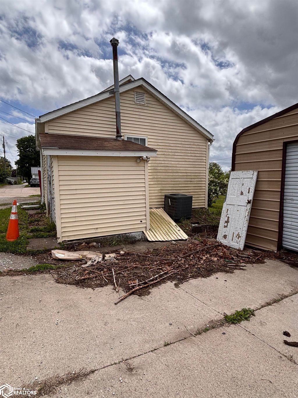 Photo of 305 W Clay Street, Mount Pleasant, IA 52641 (MLS # 6337684)