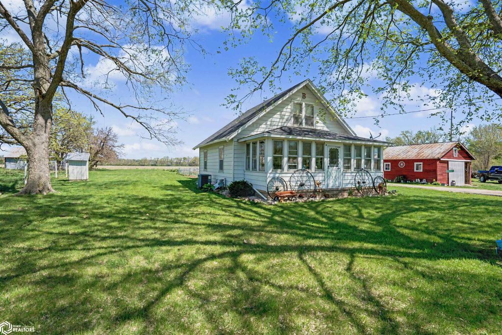 Photo of 9054 113th Street, Burlington, IA 52601 (MLS # 6337492)