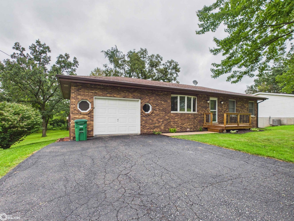 Photo of 108 Teresa Street, Agency, IA 52530 (MLS # 6341586)
