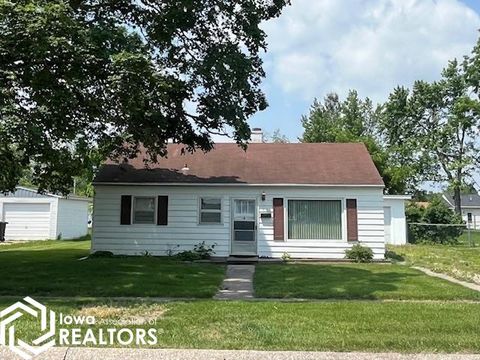 Photo of 613 N Palm Avenue, Mount Pleasant, IA 52641 (MLS # 6334292)