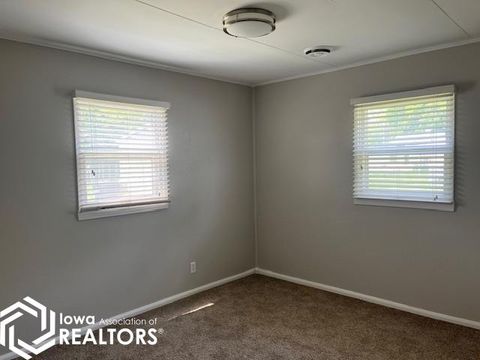 Tiny photo for 613 N Palm Avenue, Mount Pleasant, IA 52641 (MLS # 6334292)