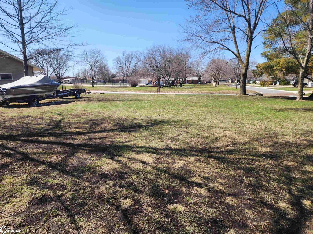 Photo of 10 Parkview Drive, Eagle Grove, IA 50533 (MLS # 6336304)