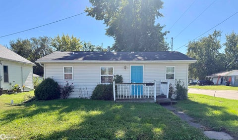 Photo of 900 E Henry Street, Mount Pleasant, IA 52641 (MLS # 6343436)