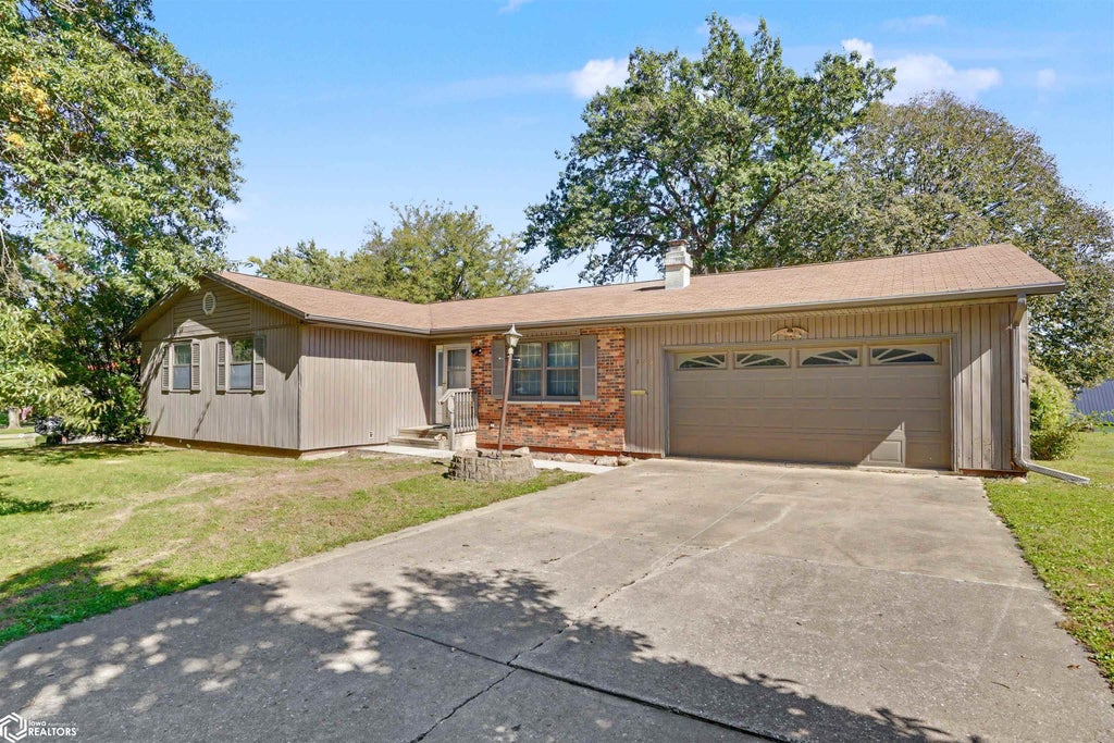 Photo of 800 S Alter Ct. CT, Mount Pleasant, IA 52641 (MLS # 6343453)