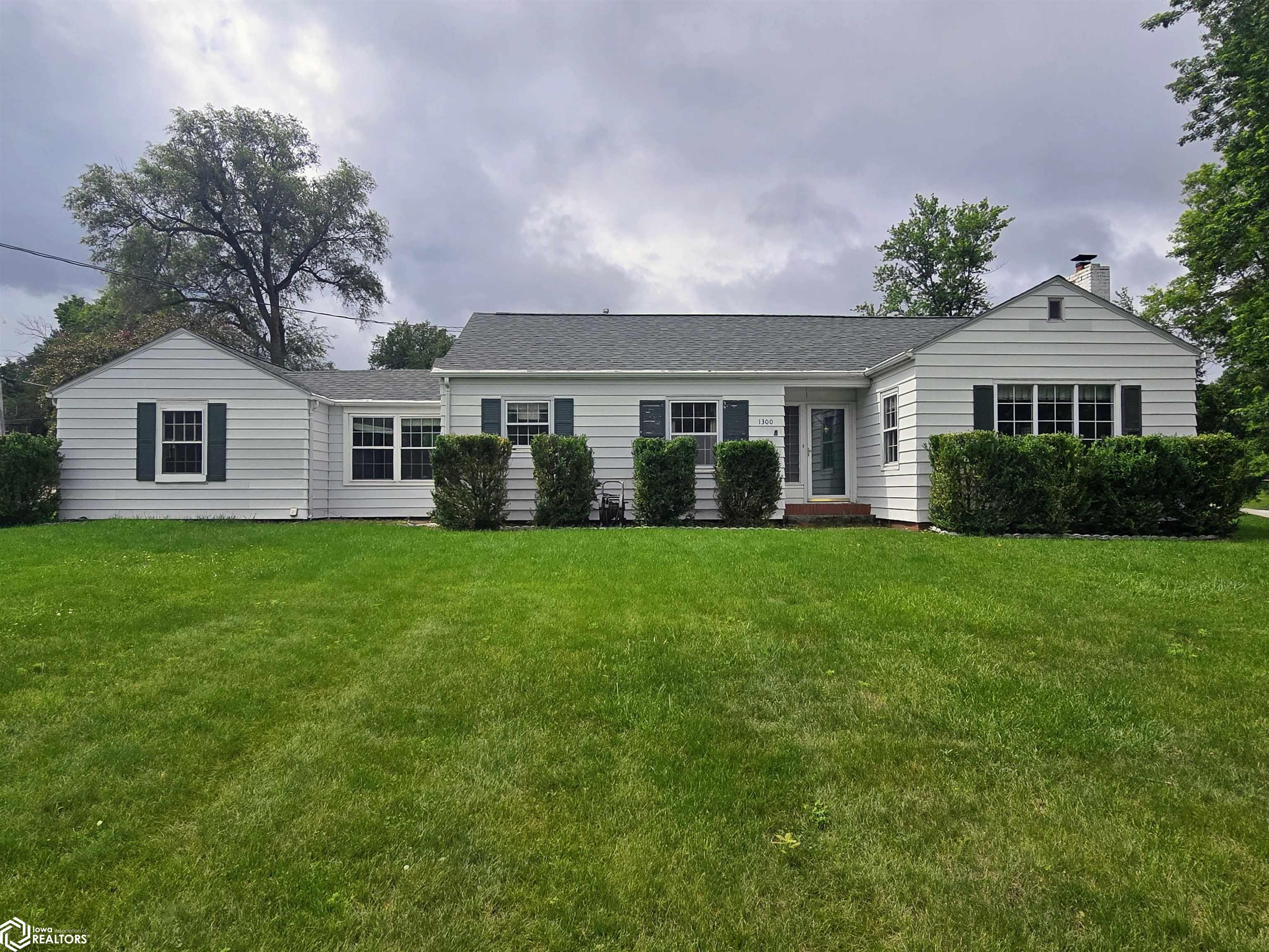 Photo 1 of 23 — 1300 W Adams Street, Creston, IA 50801