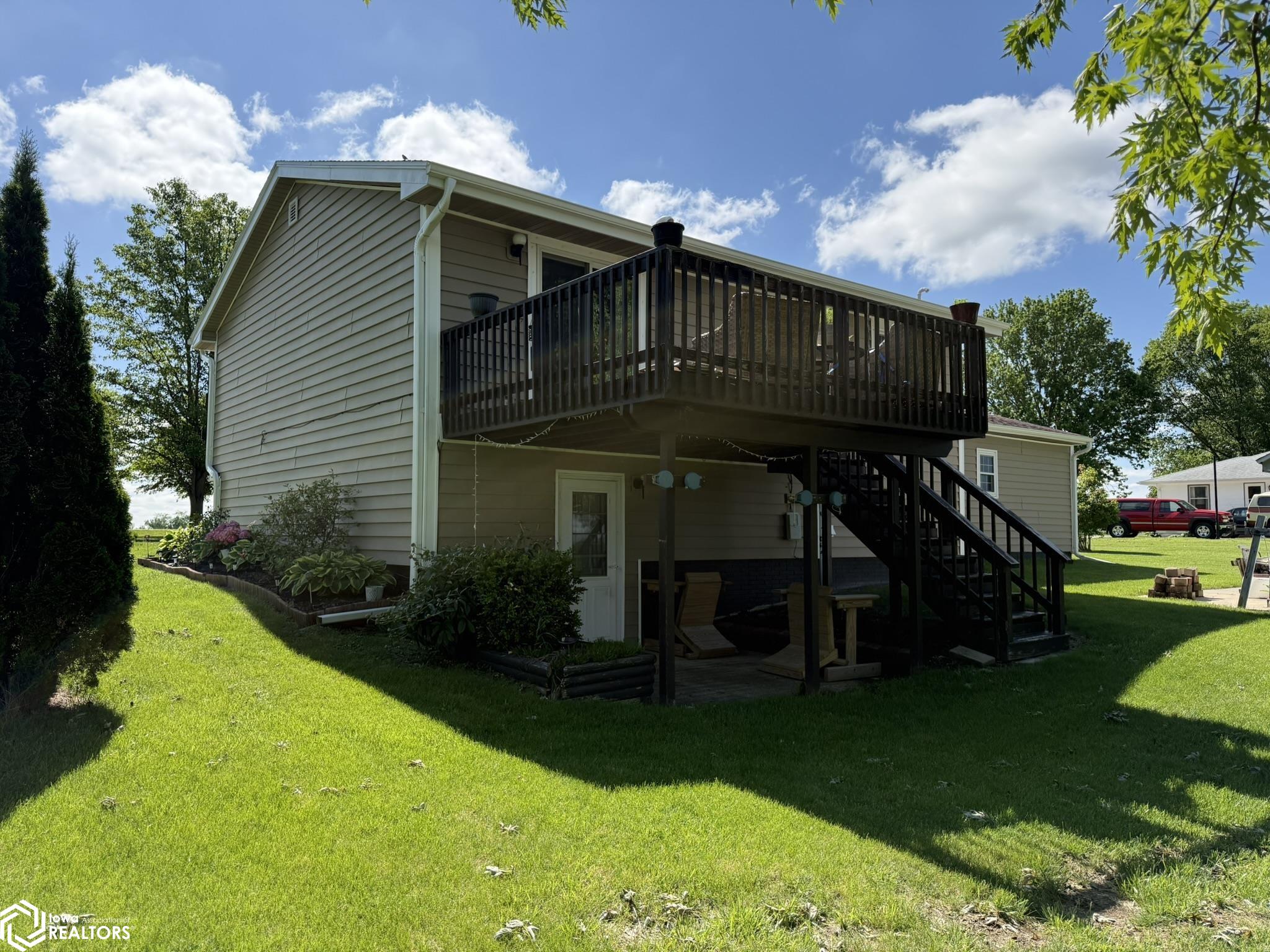 1250 S Ridge