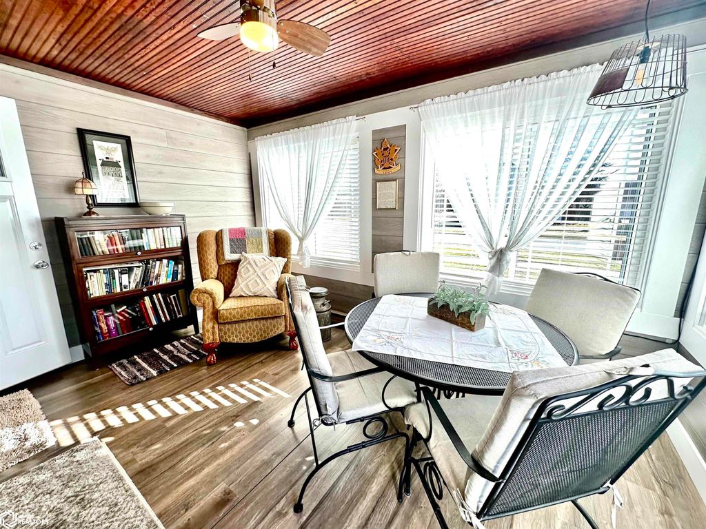 Photo of 1233 Main Street, Grinnell, IA 50112 (MLS # 6336325)