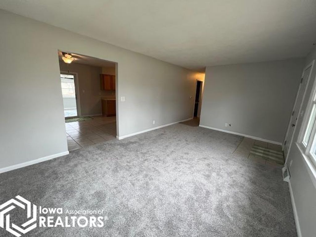 Photo of 800 E Cedar Lane, Mount Pleasant, IA 52641 (MLS # 6334019)