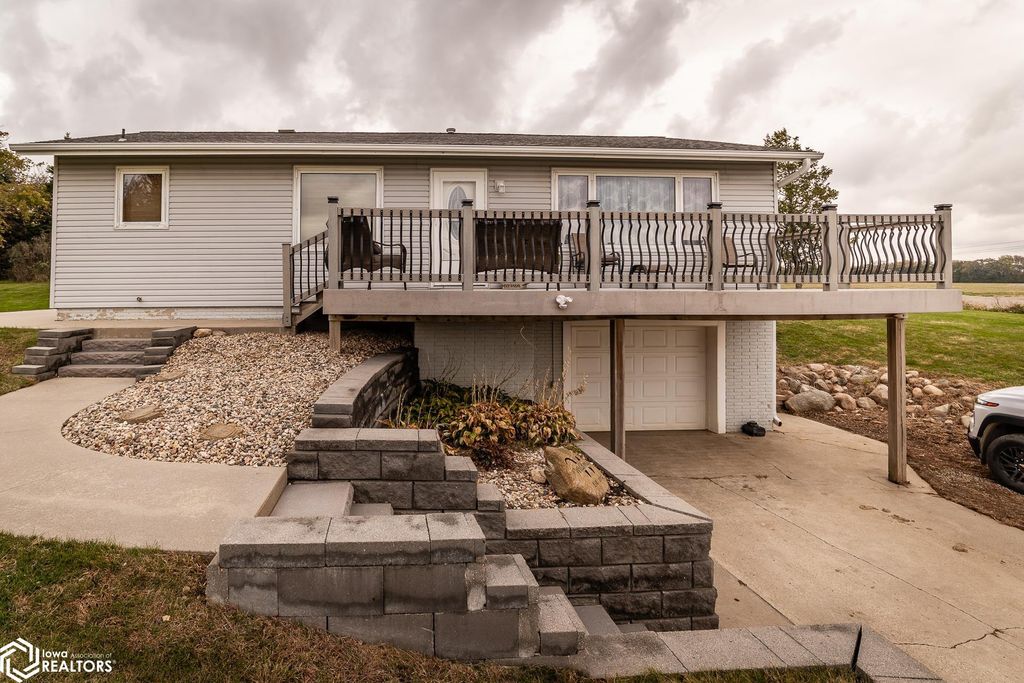 Photo of 2233 Hart Avenue, State Center, IA 50247 (MLS # 6333397)