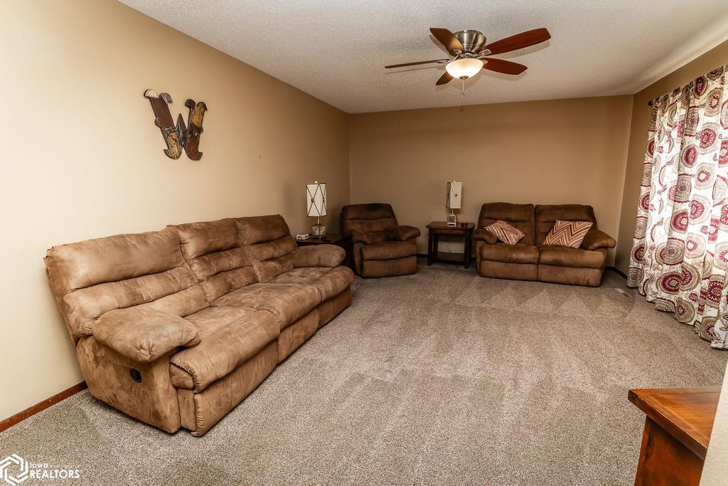 Photo of 2233 Hart Avenue, State Center, IA 50247 (MLS # 6333397)