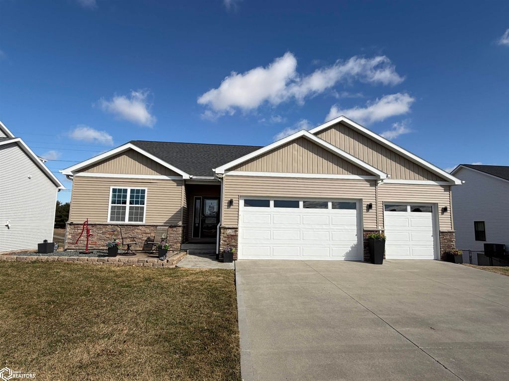 Photo of 726 E 26th Street N, Newton, IA 50208 (MLS # 6336306)