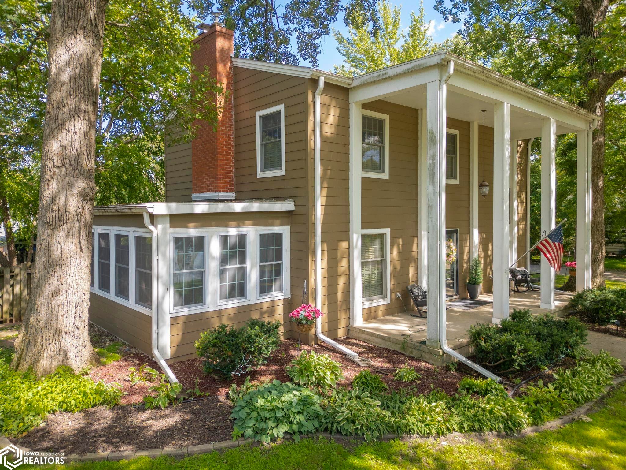 500 18th Street W