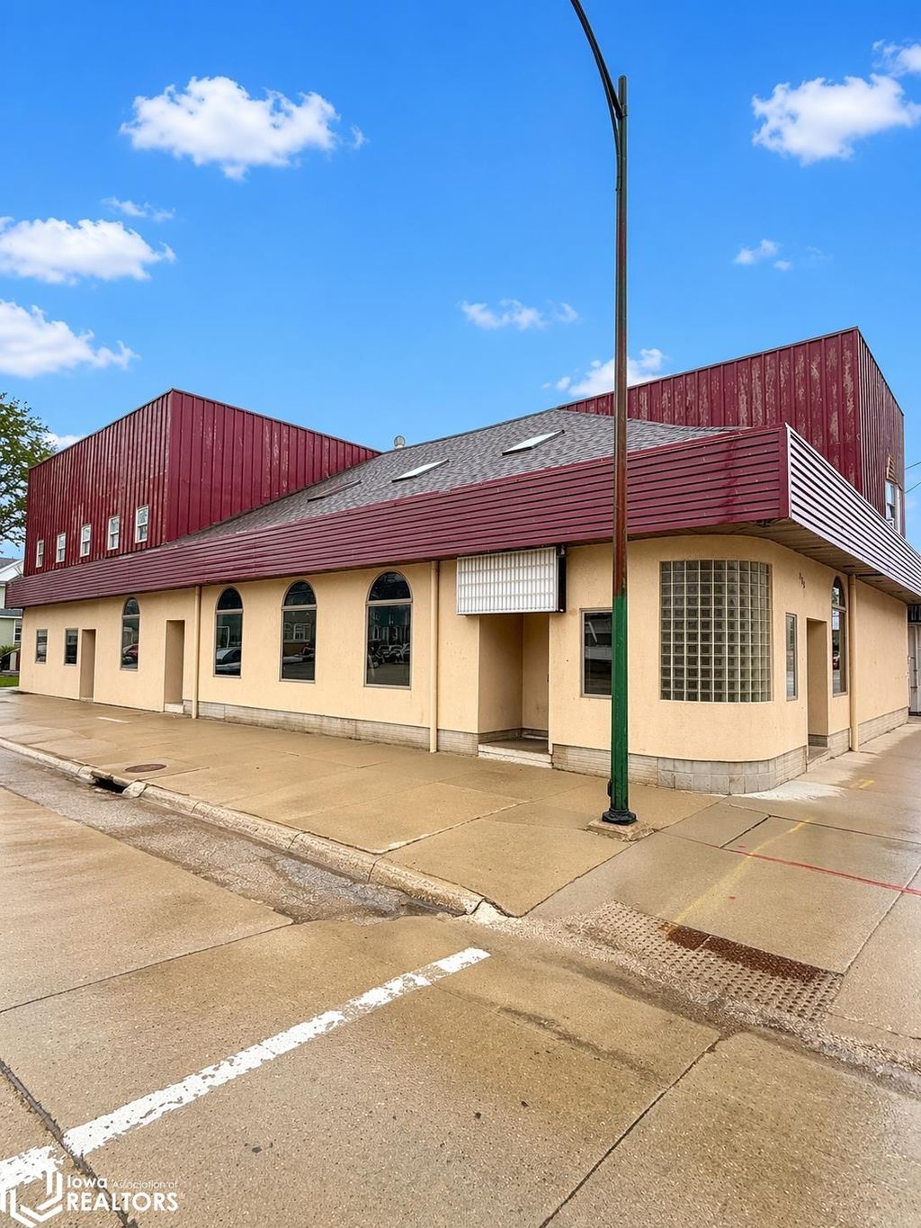 Photo of 125 1st Street SE, Mason City, IA 50401 (MLS # 6337213)
