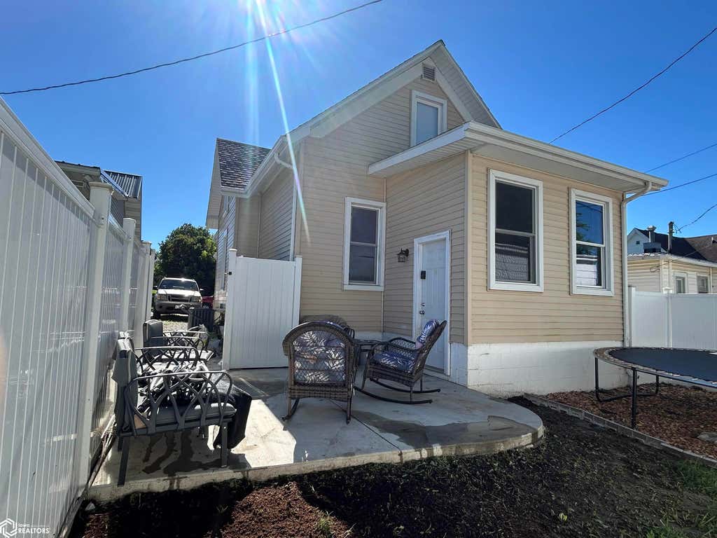 Photo of 103 S 12Th Street, Marshalltown, IA 50158 (MLS # 6339305)