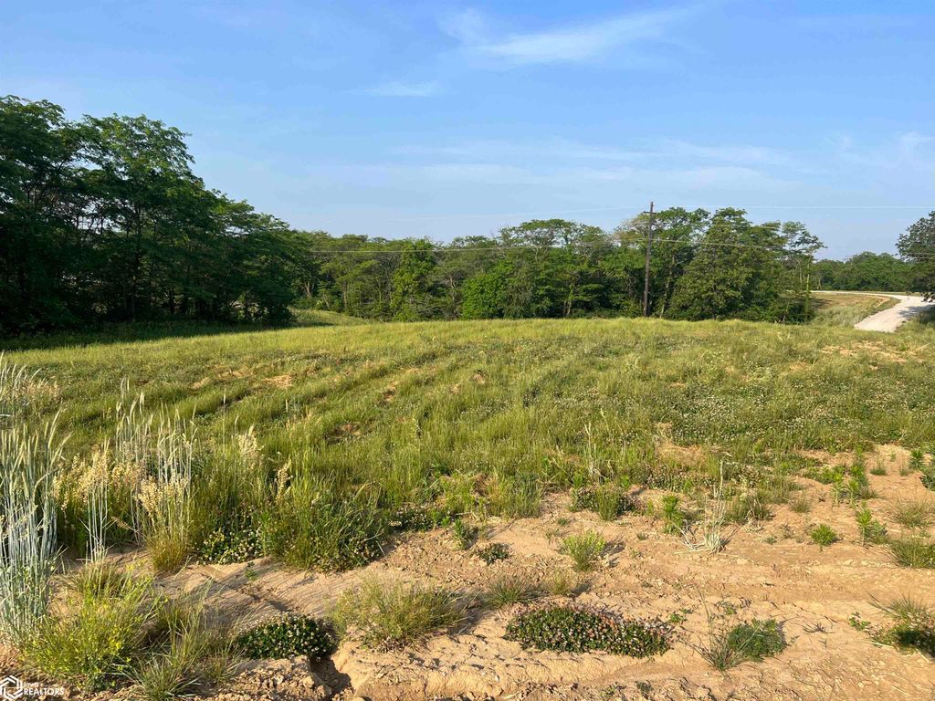 Photo of LOT 14 Pin Oaks Ln, Mount Pleasant, IA 52641 (MLS # 6308606)