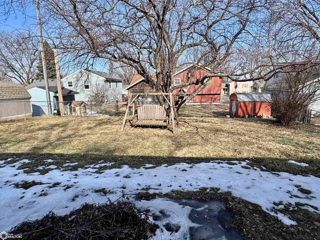 Photo of 424 22nd Street SW, Mason City, IA 50401 (MLS # 6335572)