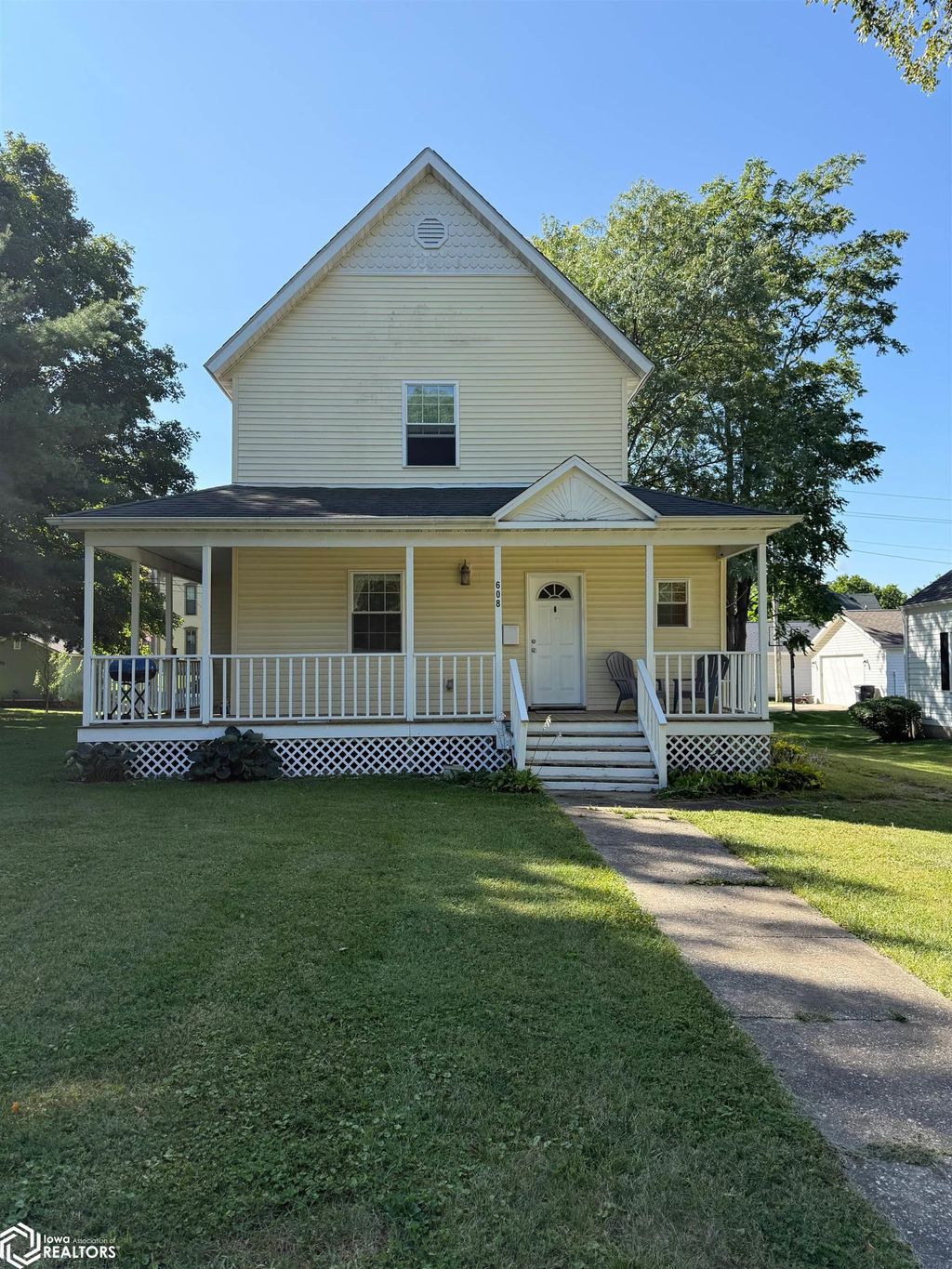 Photo of 608 E Monroe Street, Mount Pleasant, IA 52641 (MLS # 6331586)