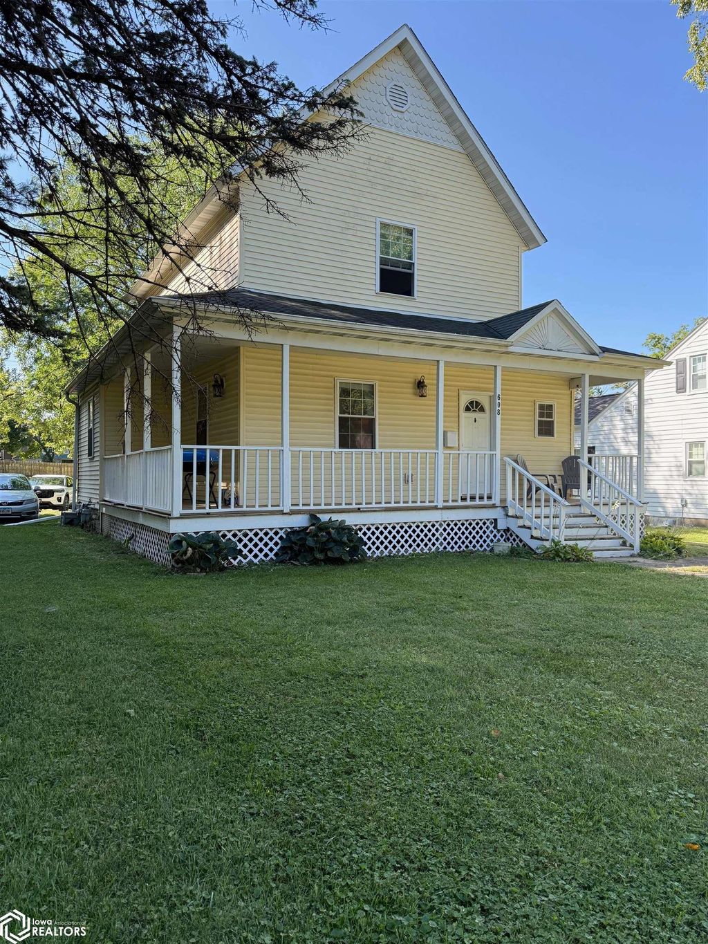 Photo of 608 E Monroe Street, Mount Pleasant, IA 52641 (MLS # 6331586)