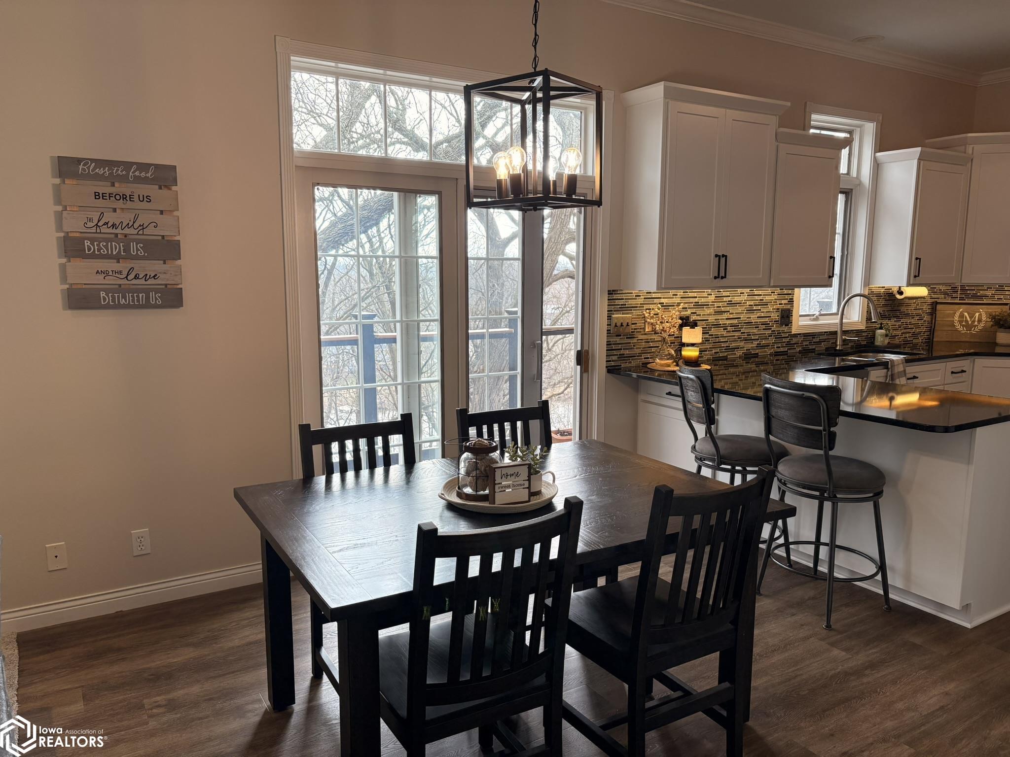 1225 Riverview Circle
