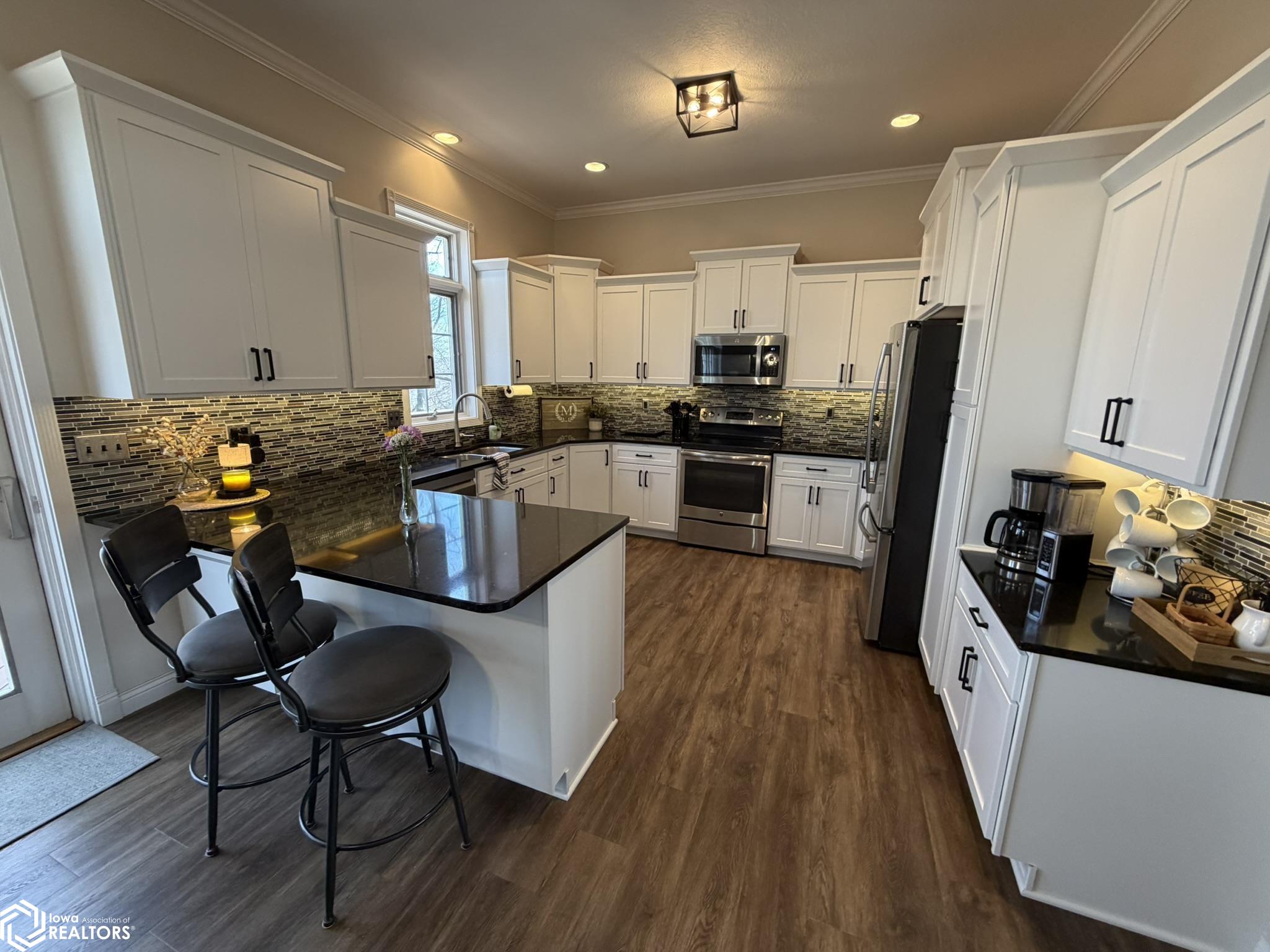 1225 Riverview Circle