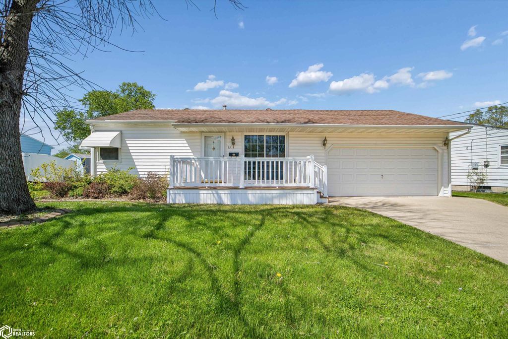 Photo of 13 Friendly Lane, Ottumwa, IA 52501 (MLS # 6337594)