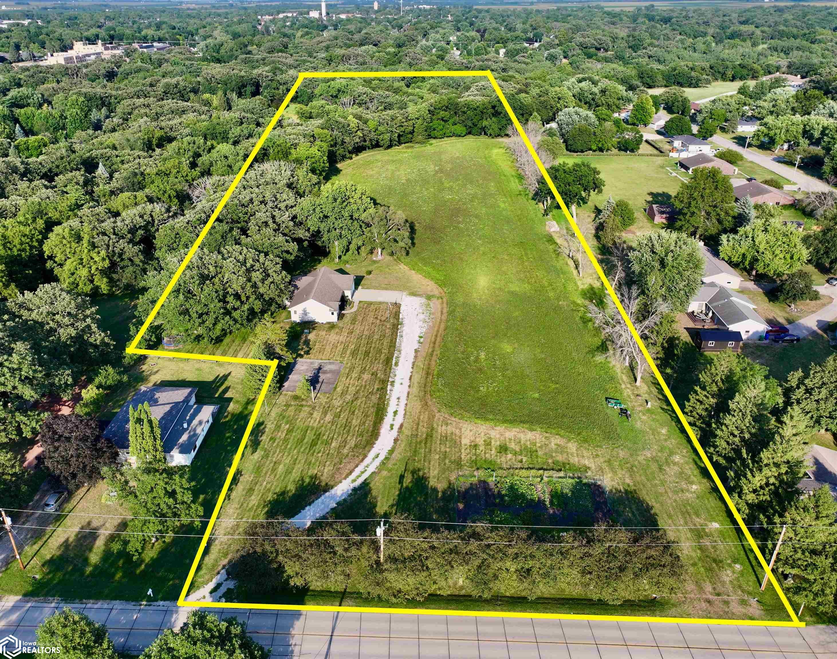 1409 W Lincoln Way