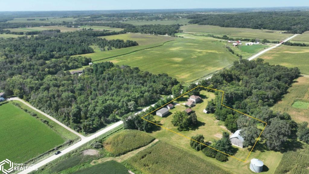 Photo of 4617 Durow Road, Center Point, IA 52213 (MLS # 6337731)