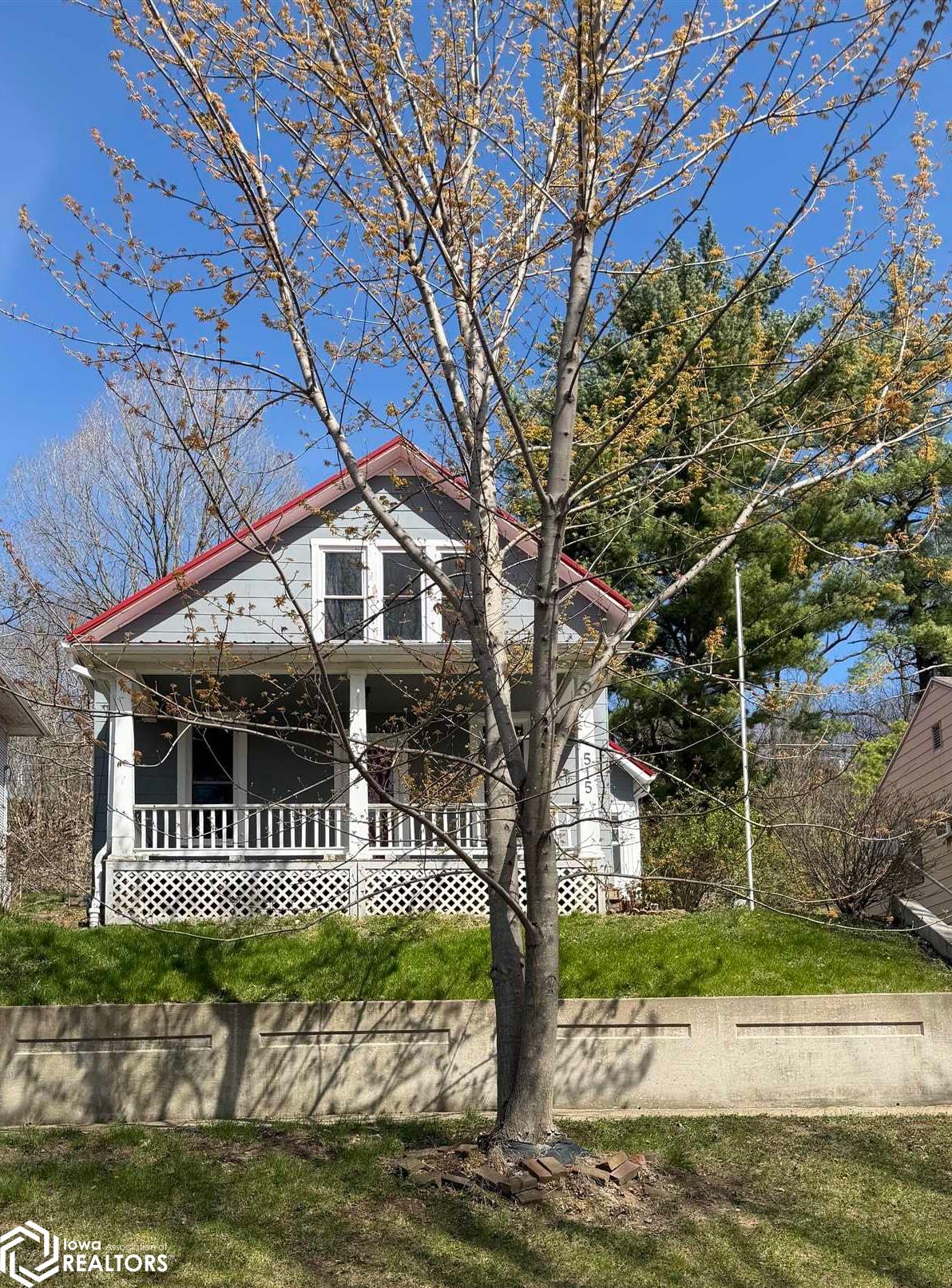 Photo 1 of 21 — 515 Avenue D, Fort Madison, IA 52627
