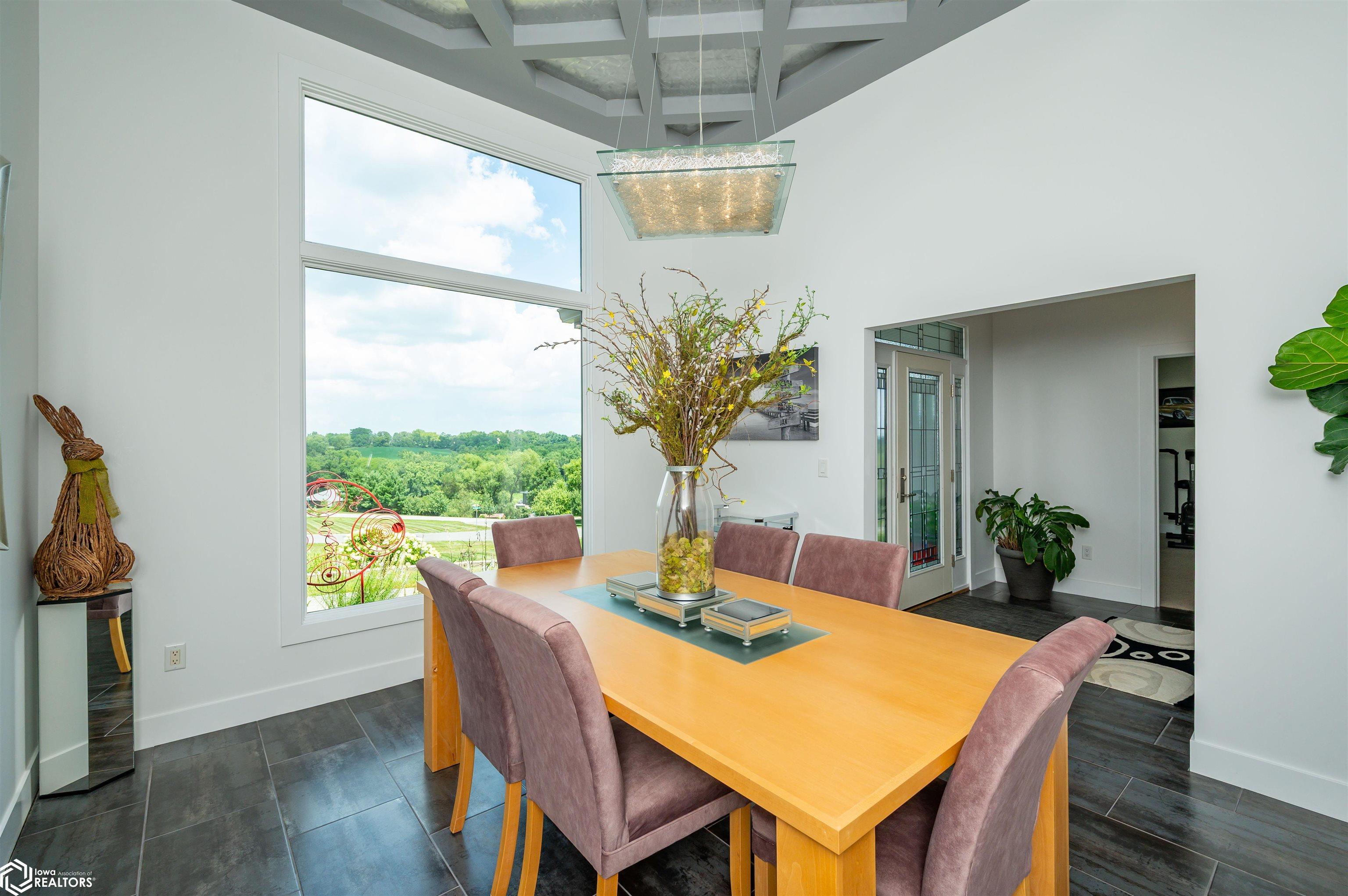 8248 Buchanan Trail